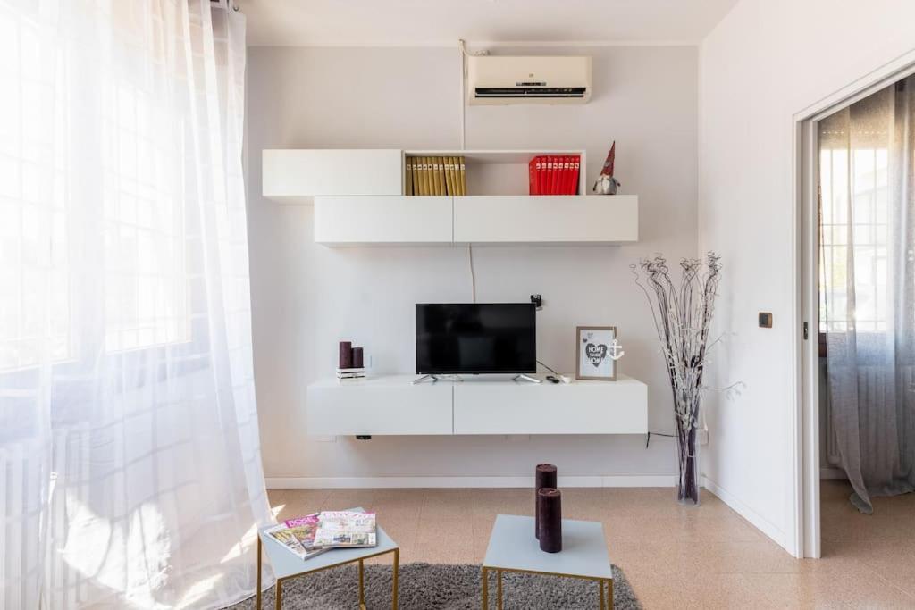 Ferienwohnung “Casa Moderna Con Parcheggio Privato” Imola Exterior foto